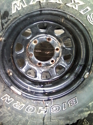 ขายแม็ค off road  หน้ากว้าง 15x8 นิ้ว ออฟ -25  + ยาง maxis  ดอกน้อย  ราคา เส้นละ  3000 บาทมี 4 เส้น