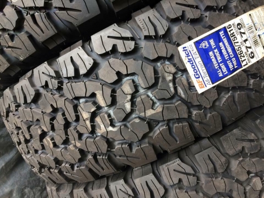 BF Goodrich All-Terrain KO2 265 75 r16 ยางใหม่เส้นละ 8200บาท