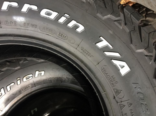 BF Goodrich All-Terrain KO2 265 75 r16 ยางใหม่เส้นละ 8200บาท BF Goodrich All-Terrain KO2 265 75 r16 ยางใหม่เส้นละ 8200บาท