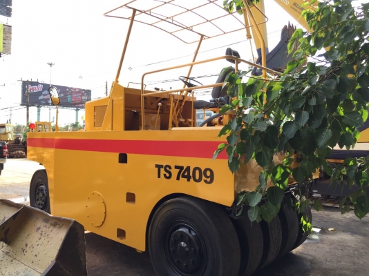 ขายด่วนรถบดล้อยาง9ล้อSAKAI TS7409 พร้อมใช้งาน เอกสารเล่มทะเบียน