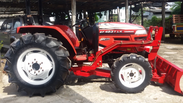 รถไถยันม่าร์ พร้อมไช้งานรถ อยู่วังบัว คลองขลุง กำแพงเพชร   มีไบมีดหน้าหนึ่งอัน ราคา295000บาท รถอยู่วังบัว อ.คลองขลุง จ.กำแพงเพชร สนใจสอบุถามได้ที่081 3655997 อำพร  พาเจริญ  ราคาต่อรองได้อีกนะครับ