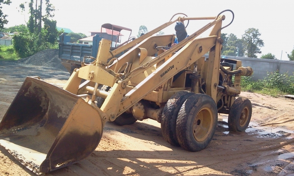 ขายรถตักพร้อมใช้ราคาถูก ใช้งานทุกวัน