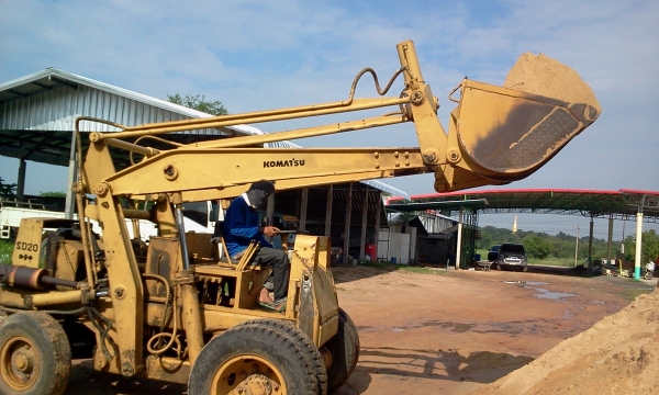 ขายรถตักพร้อมใช้ราคาถูก ใช้งานทุกวัน