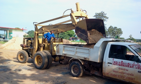 ขายรถตักพร้อมใช้ราคาถูก ใช้งานทุกวัน