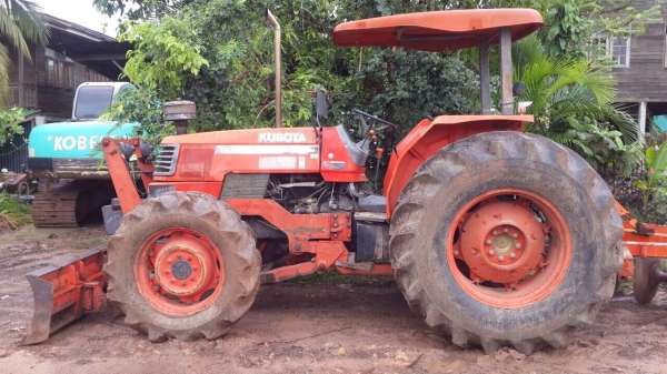 ขาย M9000 รถพร้อมใช้ มีใบดัน + ผาน 6 เครื่องดีไมเยิ้ม