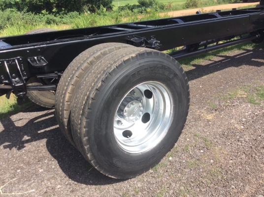 ISUZU DECA เครื้อง 6HE1 โบอินเตอร์ (230แรง)  เฉพาะครัทซี ยาว 8.5 ม.  เครื่องดี ยางดี ขับดี ครัทซีสวย ขาย 650,000 บาท( ศุภากร 081-1903107 ,081-4252943)