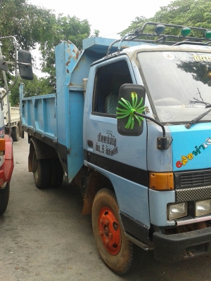 ขาย6ล้อดั้ม isuzu npr 115