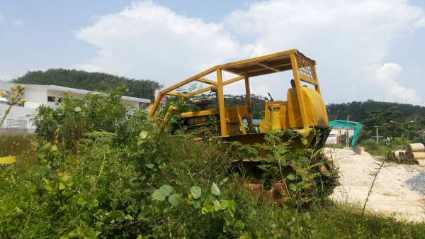 ขายรถแทรคเตอร์ KOMATSU D50S ใส่ใบมีดดันหน้าแบบ D50A ราคา 125000