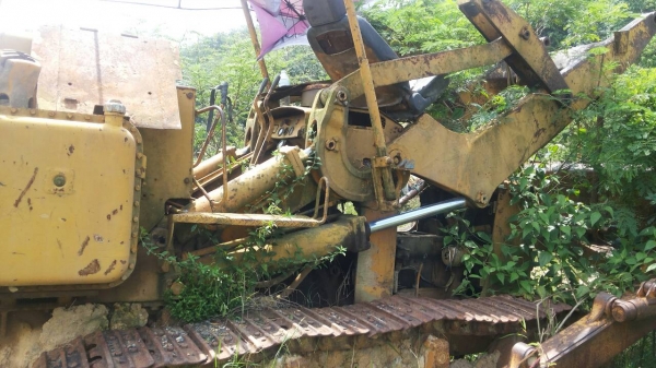 ขายรถแทรคเตอร์ KOMATSU D50S ใส่ใบมีดดันหน้าแบบ D50A ราคา 125000