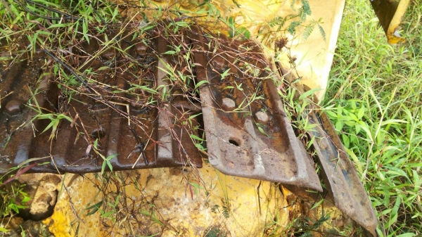 ขายรถแทรคเตอร์ KOMATSU D50S ใส่ใบมีดดันหน้าแบบ D50A ราคา 125000