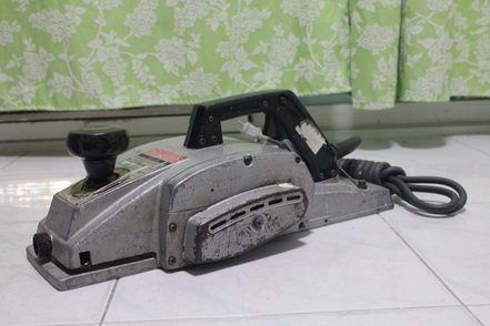 กบไสไม้ไฟฟ้า มากิต้า 1804N ขนาด 5 นิ้ว ของแท้ made in japan เดิมๆ สภาพดี กบไสไม้ไฟฟ้า มากิต้า 1804N ขนาด 5 นิ้ว ของแท้ made in japan เดิมๆ สภาพดี