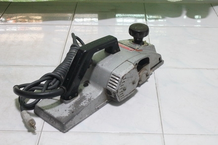 กบไสไม้ไฟฟ้า มากิต้า 1804N ขนาด 5 นิ้ว ของแท้ made in japan เดิมๆ สภาพดี กบไสไม้ไฟฟ้า มากิต้า 1804N ขนาด 5 นิ้ว ของแท้ made in japan เดิมๆ สภาพดี