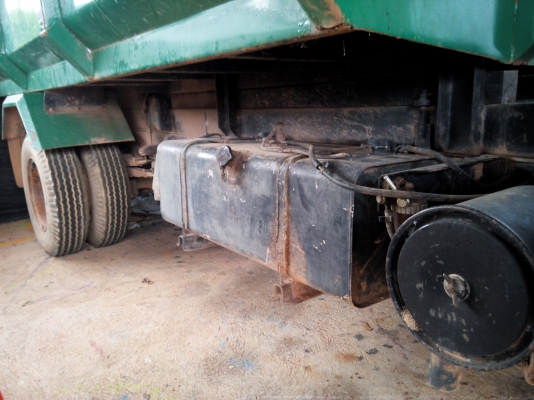 ขายรถบรรทุก 6 ล้อดัมพ์ ISUZU NPR 115 แรงม้ารถห้างแท้ เกียร์สั้น กระบะยาว ราคา 350000