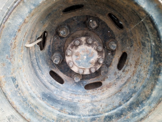 ขายรถบรรทุก 6 ล้อดัมพ์ ISUZU NPR 115 แรงม้ารถห้างแท้ เกียร์สั้น กระบะยาว ราคา 350000