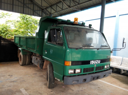 ขายรถบรรทุก 6 ล้อดัมพ์ ISUZU NPR 115 แรงม้ารถห้างแท้ เกียร์สั้น กระบะยาว ราคา 350000