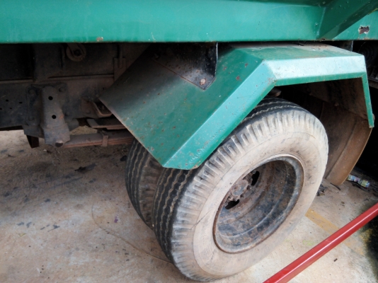 ขายรถบรรทุก 6 ล้อดัมพ์ ISUZU NPR 115 แรงม้ารถห้างแท้ เกียร์สั้น กระบะยาว ราคา 350000