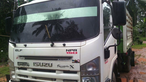 รถอีซุซุ 6 ล้อดั้ม NPR 150 แรงม้า. ปี 52.    สนใจติดต่อ  081 - 6079515