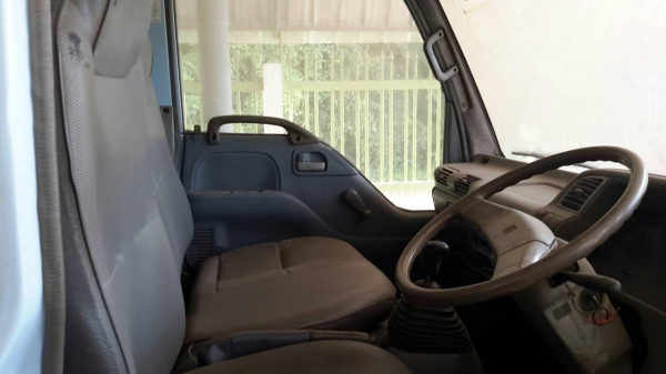 หกล้อNKR110แรง ขายตามสภาพ ไม่มีเล่มทะเบียน