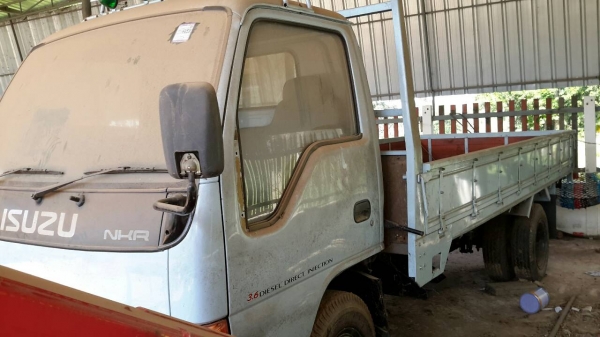 หกล้อNKR110แรง ขายตามสภาพ ไม่มีเล่มทะเบียน