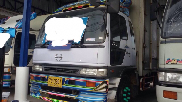 ขายรถ 6 ล้อใหญ่ HINO สิงไฮเทคFF1J สภาพสวยเดิม  เครื่องดี คัชชีสวย ยาว 7.20   รถห้างแท้  พร้อมใช้งานเลยครับ ม