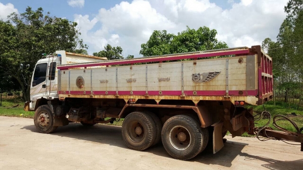 ขายรถพ่วง ดั้มแม่-ลูก ISUZU DECA 270 EURO 2 ปี 48 เครื่องดำ เกียร์เดิม ZF คัสซีสวยแต่มีคราบสนิมหน่อย ทะเบียนพร้อม ราคาต่อรองได้ครับ