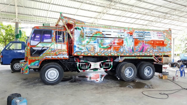 ขาย 10 ล้อดั้ม ไอ้หลง FN527M-TD4551 วางเครื่อง 6D16 เทอร์โบ 220 แรงม้า เกียร์ 10 สปีด มีระบบลำโพงลากพ่วง คัสซีสวยตลอดเส้น ยางเต็ม ทะเบียนพร้อมโอนครับ ขาย 10 ล้อดั้ม ไอ้หลง FN527M-TD4551 วางเครื่อง 6D16 เทอร์โบ 220 แรงม้า เกียร์ 10 สปีด มีระบบลำโพงลากพ่วง คัสซีสวยตลอดเส้น ยางเต็ม ทะเบียนพร้อมโอนครับ