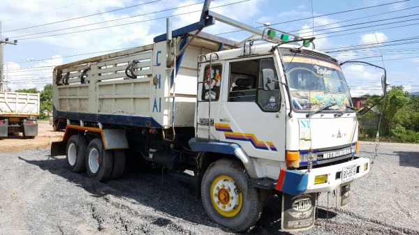 ขาย 10 ล้อดั้ม ไอ้หลง FN527M-A เครื่องเดิม 6D16 195 แรงม้า เกียร์ 10 สปีด คัสซีสวยตลอดเส้น ยางดี ทะเบียนพร้อมโอน