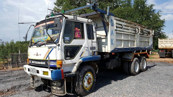 ขาย 10 ล้อดั้ม ไอ้หลง FN527M-A เครื่องเดิม 6D16 195 แรงม้า เกียร์ 10 สปีด คัสซีสวยตลอดเส้น ยางดี ทะเบียนพร้อมโอน