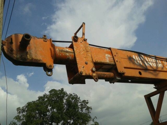 ขายแท่นเครนเจาะเสาไฟฟ้าขนาด8ตัน ยี่ห้อ Altec ขาด หัวเจาะ ระบบยังครบ นำไปติดตั้งบนรถ6ล้อได้เลยครับ