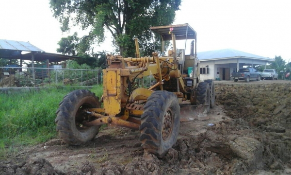 ขายรถเกรด KOMATSU GD600R ราคา 380000