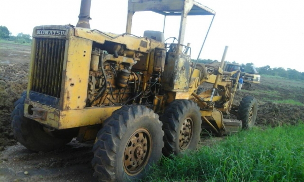 ขายรถเกรด KOMATSU GD600R ราคา 380000