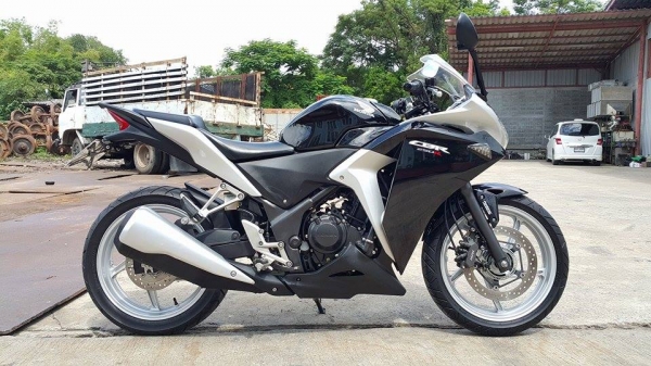 รถบ้านมือเดียว Cbr250 ABS 2012 วิ่งน้อย สวยๆ ขายถูก ต่อรองได้ครับ