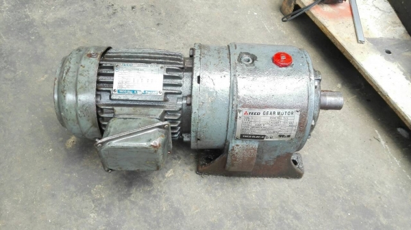 Sale>> มอเตอร์เกียร์ TECO 1 HP. อัตราทด 1:30 ของใหม่เก่าเก็บ โทร 089-2499-123 นครปฐม