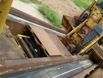 วีดีโอ การทำงานรถโรยหิน,ทราย,ยางมะตอย ใช้ร่วมกับรถปูยาง เครื่อง ISUZU เกียร์ออโต้ มาแล้วนะครับ วีดีโอ การทำงานรถโรยหิน,ทราย,ยางมะตอย ใช้ร่วมกับรถปูยาง เครื่อง ISUZU เกียร์ออโต้ มาแล้วนะครับ