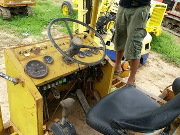 วีดีโอ การทำงานรถโรยหิน,ทราย,ยางมะตอย ใช้ร่วมกับรถปูยาง เครื่อง ISUZU เกียร์ออโต้ มาแล้วนะครับ วีดีโอ การทำงานรถโรยหิน,ทราย,ยางมะตอย ใช้ร่วมกับรถปูยาง เครื่อง ISUZU เกียร์ออโต้ มาแล้วนะครับ