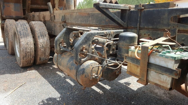 ขาย 10 ล้อดั้ม ไอ้หลง MMTFN627PNC ปี 52 เครื่องเดิม 260 แรงม้า เกียร์เดิม คัสซีสวย หัวเก๋งต้องเก็บหน่อย ทะเบียนพร้อมโอนครับ