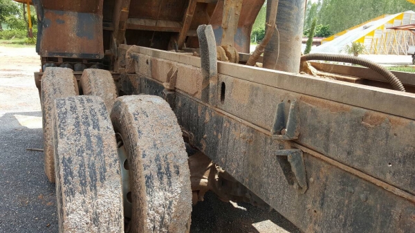 ขาย 10 ล้อดั้ม ไอ้หลง MMTFN627PNC ปี 52 เครื่องเดิม 260 แรงม้า เกียร์เดิม คัสซีสวย หัวเก๋งต้องเก็บหน่อย ทะเบียนพร้อมโอนครับ