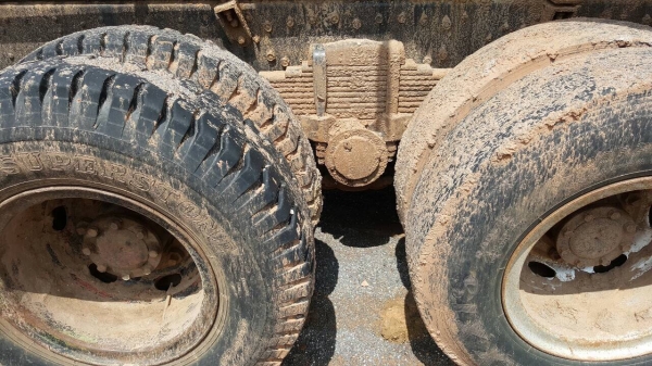 ขาย 10 ล้อดั้ม ไอ้หลง MMTFN627PNC ปี 52 เครื่องเดิม 260 แรงม้า เกียร์เดิม คัสซีสวย หัวเก๋งต้องเก็บหน่อย ทะเบียนพร้อมโอนครับ