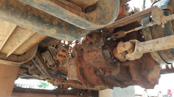 ขาย 10 ล้อดั้ม ไอ้หลง MMTFN627PNC ปี 52 เครื่องเดิม 260 แรงม้า เกียร์เดิม คัสซีสวย หัวเก๋งต้องเก็บหน่อย ทะเบียนพร้อมโอนครับ