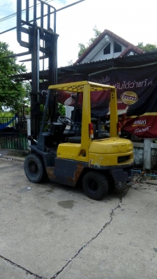 ขาย โฟกลิฟท์น้ำมันนั่งขับ เก่านอก ยี่ห้อ ทีซีเอ็ม รุ่น FD20Z3 2 ตัน เสา 3 เมตร