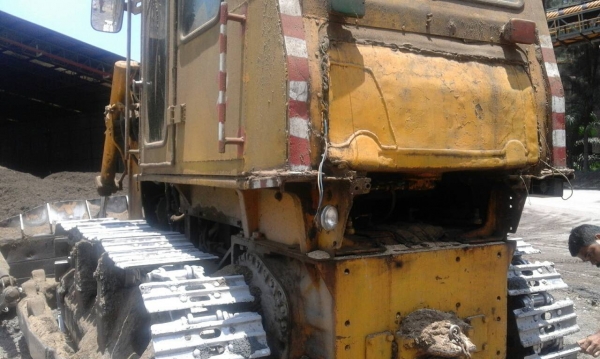 ขายรถแทรคเตอร์ KOMATSU D50A-15 มีเก๋งแอร์พร้อม ห้องเลี้ยวแห้ง ราคา 280000