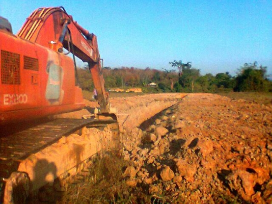 ขายรถแบคโฮ HITACHI EX200-3 เอกสารอินวอย ระบบไฟแม็กปั๊ม ราคา 500000