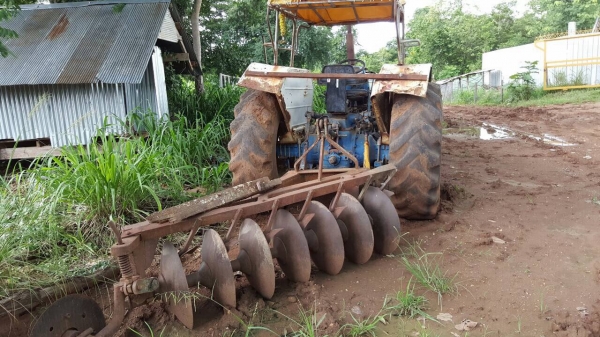 ขายรถไถ FORD 5000 T3 เอกสารสัญญาซื้อขาย อุปกรณ์ผานดันหน้า และผาน 7