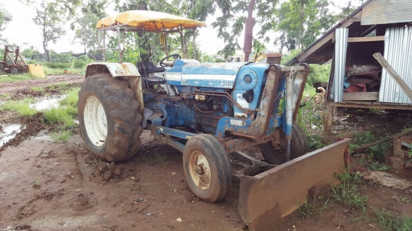 ขายรถไถ FORD 5000 T3 เอกสารสัญญาซื้อขาย อุปกรณ์ผานดันหน้า และผาน 7