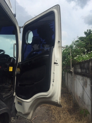 ขายรถ18ล้อรั้ว HINO FM8JNLD เครื่อง 251แรงม้ากับ หางSMM ปี56 สนใจโทร 081-970-1072