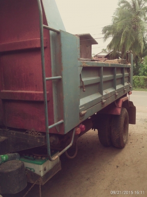 isuzu  เครื่อง 110 นอก เกียร์ ล็อกกี้ 6 เกียร์ ไม่มีสะโลแอร์เย็น สภาพสวย เอกสารครบมีทะเบียน
