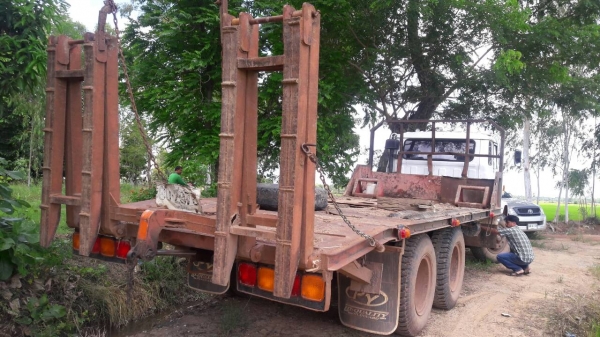 สิบล้อท้ายลาก HiNo KT 725 EH700 2เพา สโลกลาง บรรทุกรถเกียวและแม็คโค120 สภาพพร้อมใช้ ทะเบียนพร้อมโอน