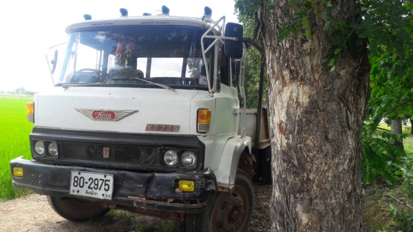 สิบล้อท้ายลาก HiNo KT 725 EH700 2เพา สโลกลาง บรรทุกรถเกียวและแม็คโค120 สภาพพร้อมใช้ ทะเบียนพร้อมโอน สิบล้อท้ายลาก HiNo KT 725 EH700 2เพา สโลกลาง บรรทุกรถเกียวและแม็คโค120 สภาพพร้อมใช้ ทะเบียนพร้อมโอน