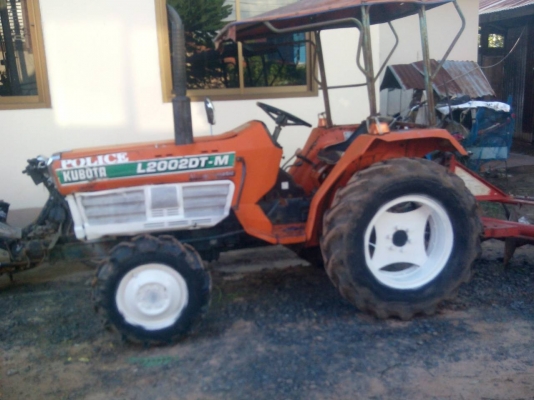 ขายรถไถคูโบต้าL2002สองเพลาสวยๆ เดิมๆสภาพ90\% หาง5หนึ่งพวงจัดกันไปแบบดีเลยครืองแน่นดีเลย ระบบไฮโลลิกแรงเร็วไม่อืดข้าเลย ยางหน้าหลังเติมดอกอยู่ครับสียังเดิมอยู่เลยยังเคยทำสีเลยระบบPTOยังใช้งานได้ สวนเกียร์ไม่หลุดไม่มีหอนเลยอุปกรและตัวยังไม่มีเชื่อมด้ามเลยว่า
