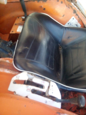 ขายรถไถคูโบต้าL2002สองเพลาสวยๆ เดิมๆสภาพ90\% หาง5หนึ่งพวงจัดกันไปแบบดีเลยครืองแน่นดีเลย ระบบไฮโลลิกแรงเร็วไม่อืดข้าเลย ยางหน้าหลังเติมดอกอยู่ครับสียังเดิมอยู่เลยยังเคยทำสีเลยระบบPTOยังใช้งานได้ สวนเกียร์ไม่หลุดไม่มีหอนเลยอุปกรและตัวยังไม่มีเชื่อมด้ามเลยว่า